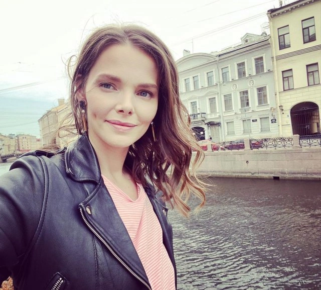 Єлизавета Боярська - актриса, благодійниця та вічна донька Д'Артаньяна (15 фото) – фото 13