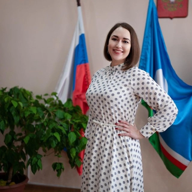 Ірина Високих: чиновниця, яку якутський депутат звинуватив у занадто глибокому декольте (12 фото)