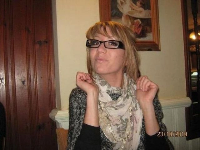 Чарлі Філліпс - дівчина з Англії, яку чоловік вирішив перетворити на "ляльку Барбі" (15 фото)