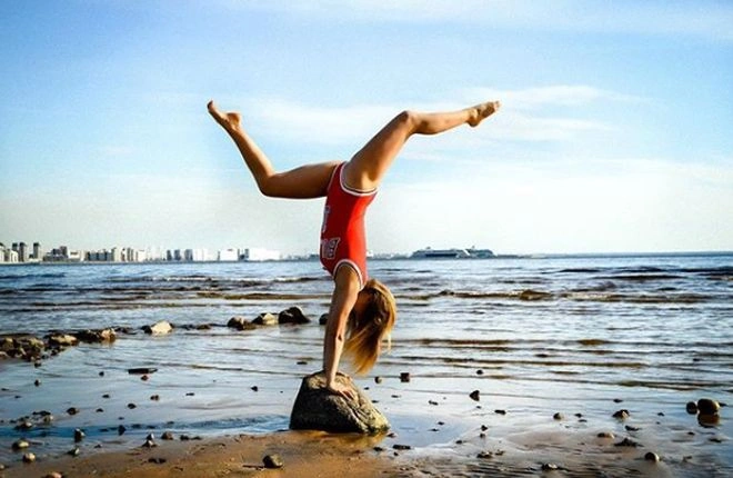 Алена Кулакова, член збірної зі спортивної акробатики, вагітна і продає місця хрещених батьків за iPhone (16 фото) – фото 9