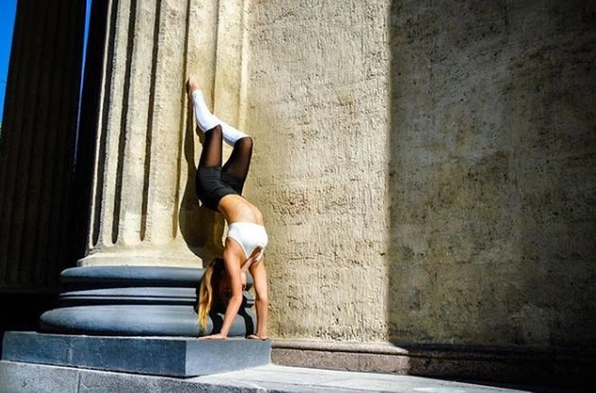 Алена Кулакова, член збірної зі спортивної акробатики, вагітна і продає місця хрещених батьків за iPhone (16 фото) – фото 11