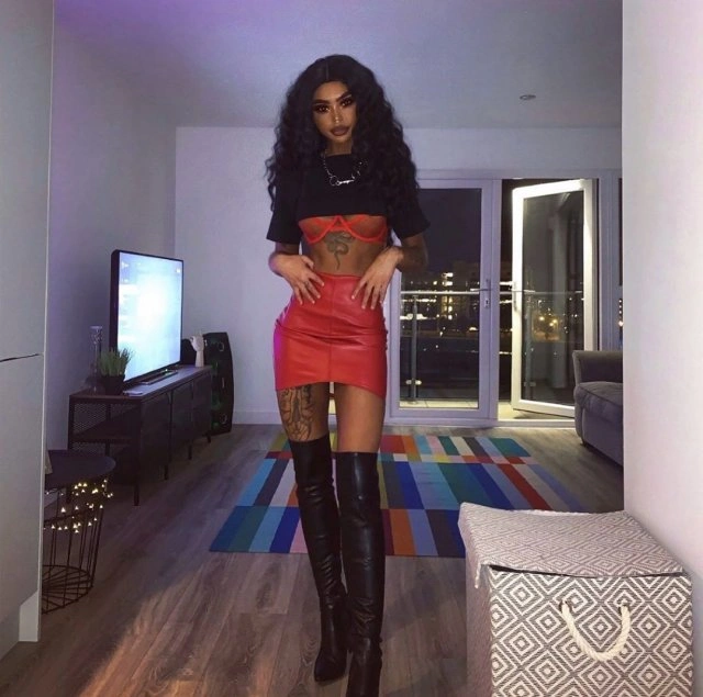 Ганна Тіттензор - 23-річна ірландка, яка завжди мріяла стати темношкірою (15 фото) – фото 12