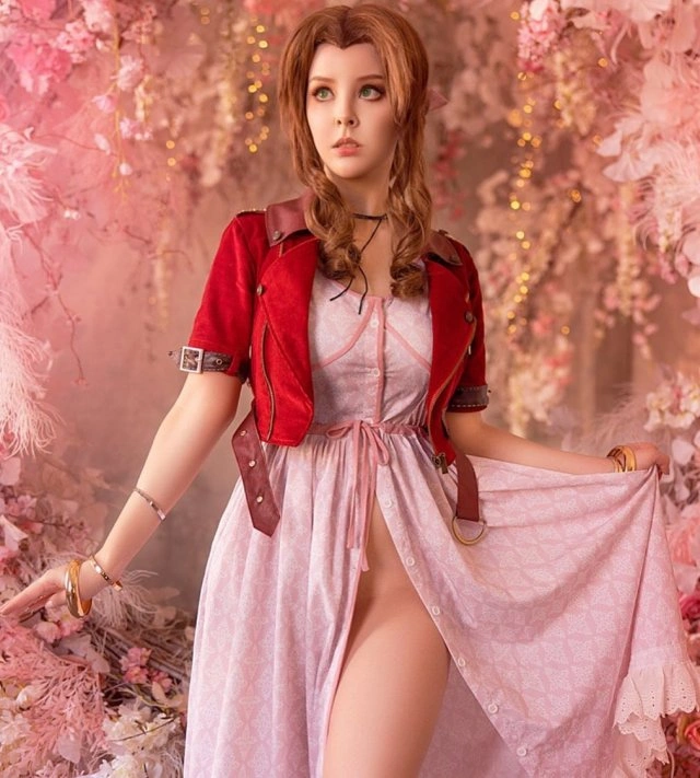 Сукні з високими розрізами. Частина 8 (20 фото) – фото 12