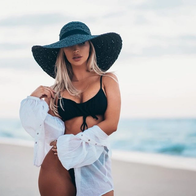 Розана Аркл - модель, яка обирає потрібний ракурс для фото (10 фото) – фото 2