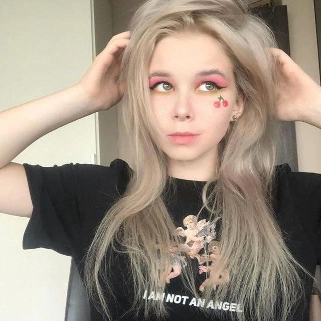 Донька колишнього воротаря "Зеніту" В'ячеслава Малафєєва підозрюється в торгівлі наркотиками (16 фото) – фото 16