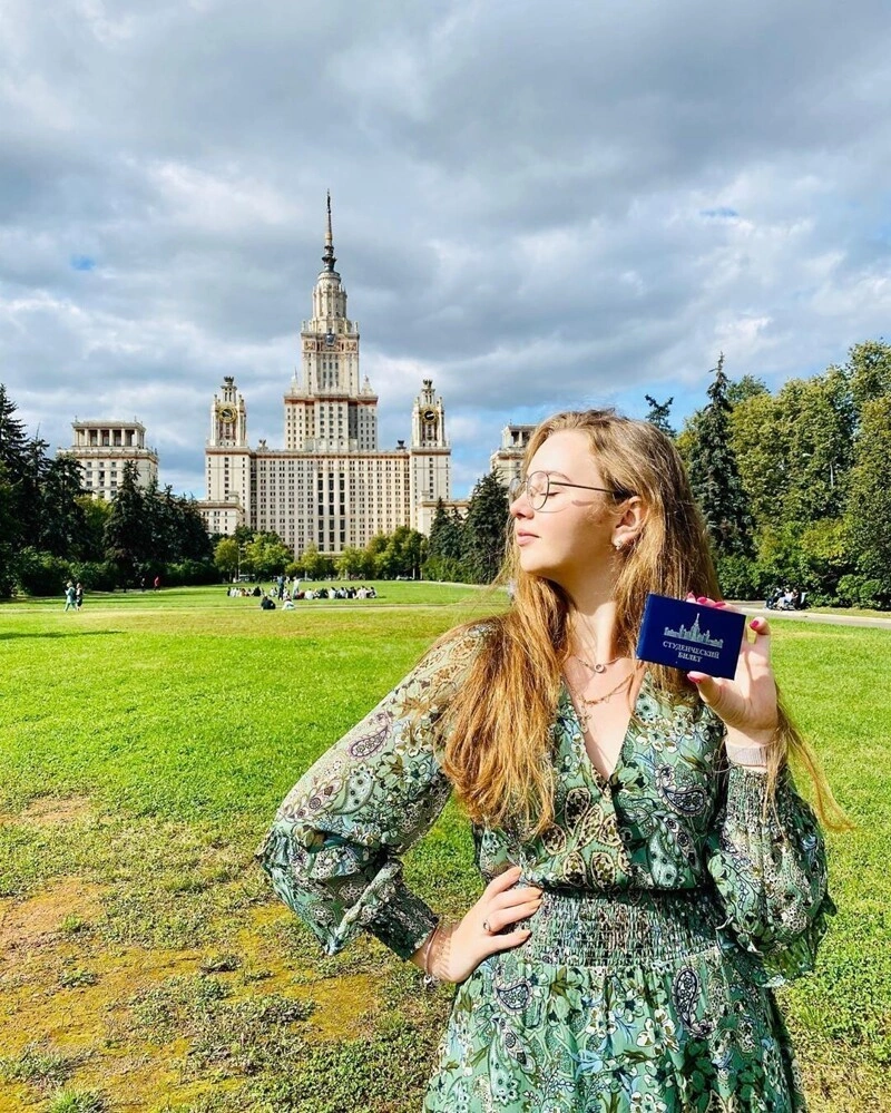 Чарівні дівчата, які цього року стали студентками (14 фото) – фото 10