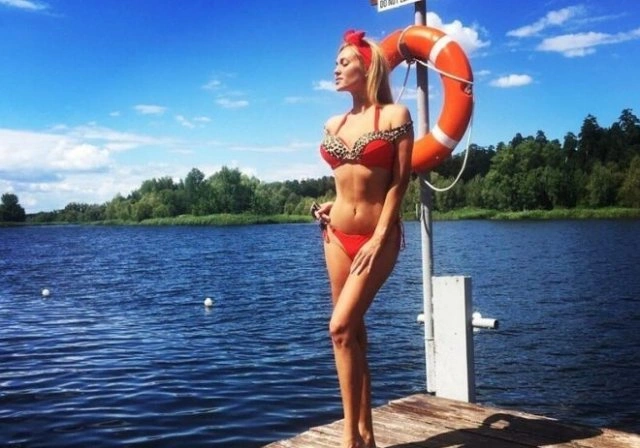Дівчата на пляжах країн колишнього СНД (15 фото)