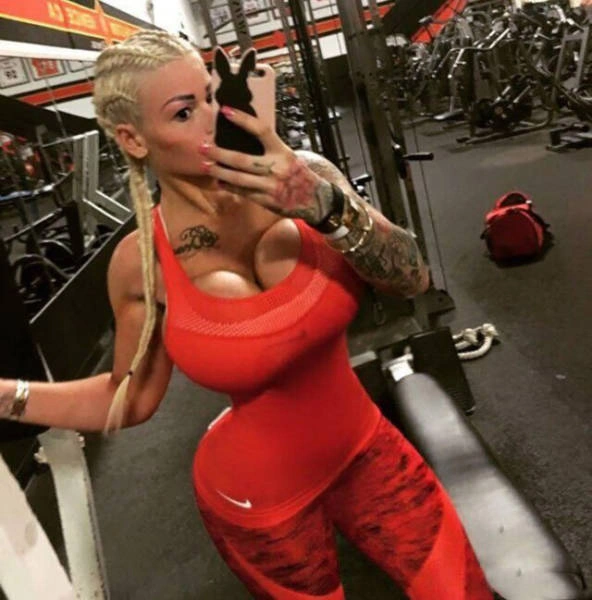 Дивні фото з дівчатами (34 фото) – фото 19