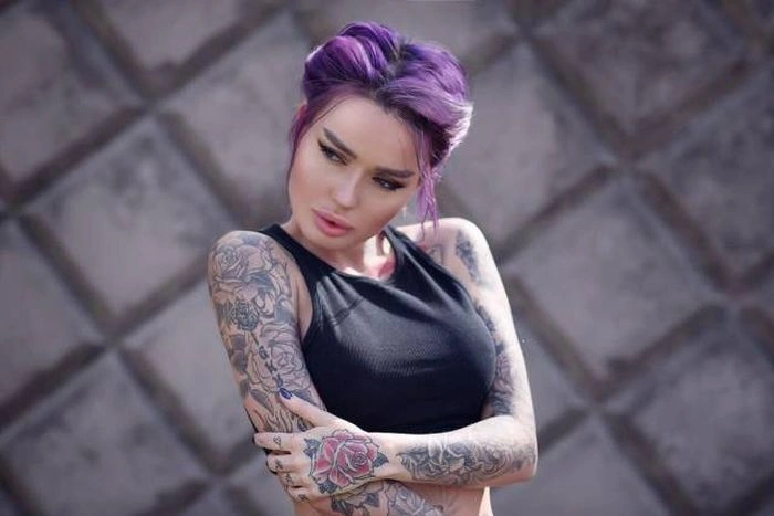 Гарні дівчата з татуюваннями (30 фото) – фото 7