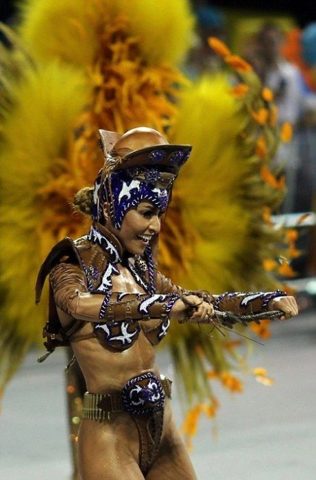 Дівчата на карнавалі у Ріо-де-Жанейро (27 фото) – фото 16
