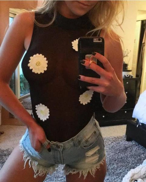 Дівчата у сітчастому одязі (27 фото) – фото 11