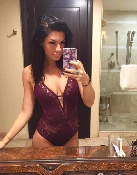 Дівчата у сітчастому одязі (27 фото) – фото 15