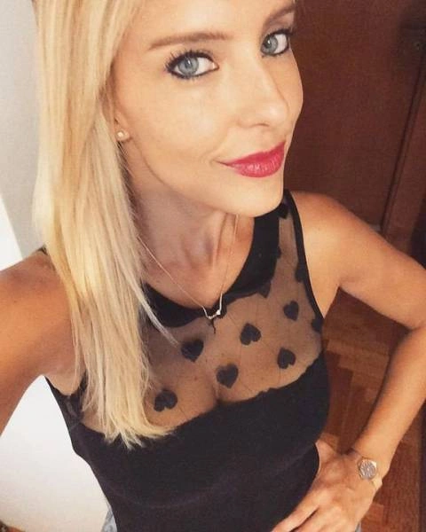 Дівчата у сітчастому одязі (27 фото) – фото 17