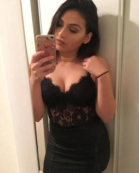 Дівчата у сітчастому одязі (27 фото) – фото 19