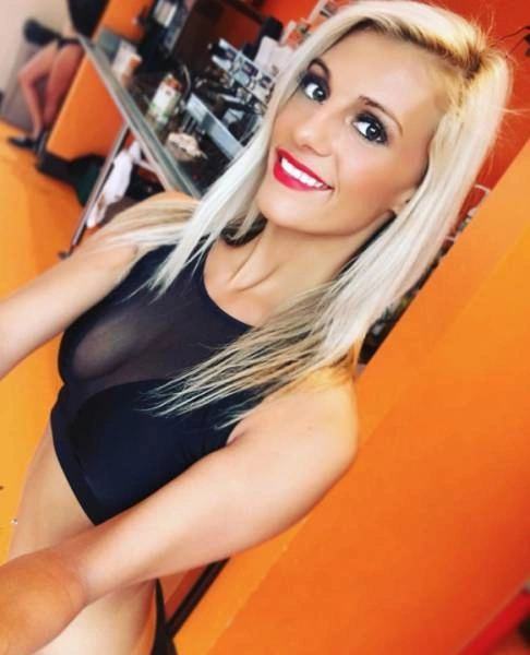 Дівчата у сітчастому одязі (27 фото) – фото 22