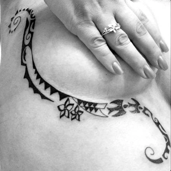 Татуювання під жіночими грудьми (29 фото) – фото 14