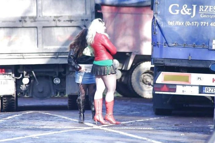 Священниці кохання на робочому місці (57 фото) – фото 11