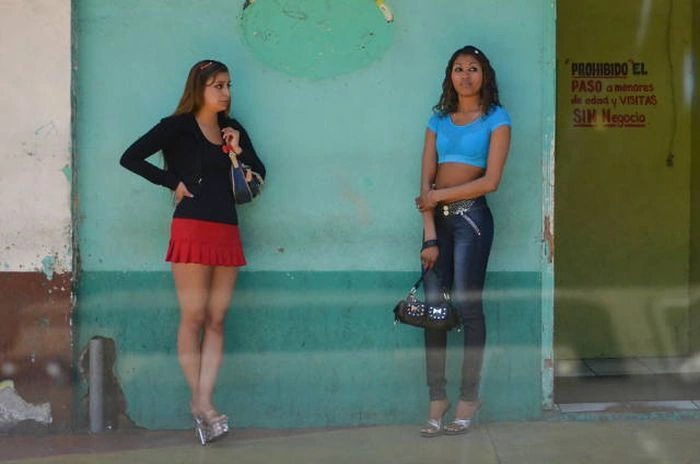 Священниці кохання на робочому місці (57 фото) – фото 25