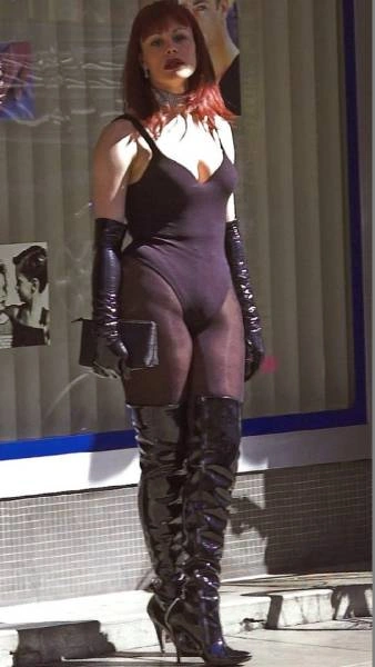 Священниці кохання на робочому місці (57 фото) – фото 51