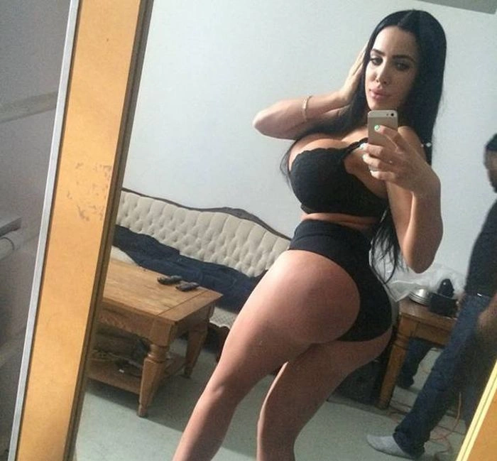 Дівчина перенесла 100 операцій, щоб стати "ідеалом" (22 фото) – фото 13