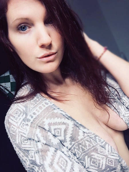 Дівчата без бюстгальтерів (51 фото) – фото 19