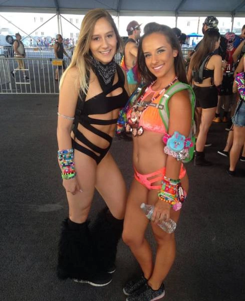 Дівчата музичного фестивалю Electric Daisy Carnival (37 фото)