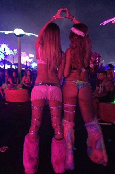 Дівчата музичного фестивалю Electric Daisy Carnival (37 фото)