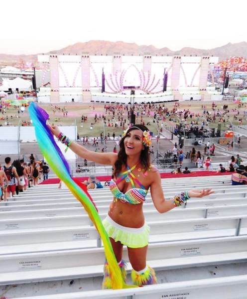 Дівчата музичного фестивалю Electric Daisy Carnival (37 фото)