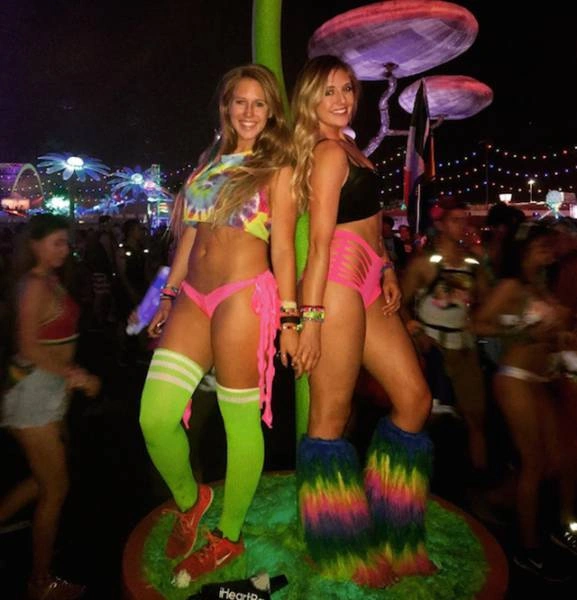 Дівчата музичного фестивалю Electric Daisy Carnival (37 фото)