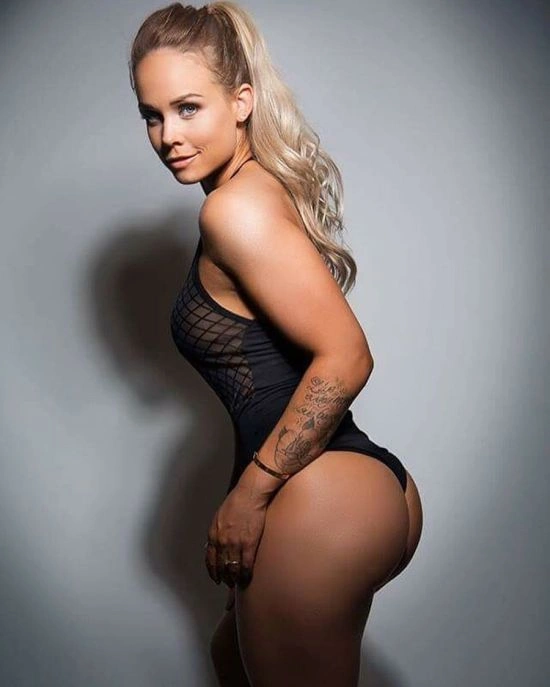 Кріс Йонасдоттір - чудова дружина капітана збірної Ісландії Арона Гуннарссона (11 фото) – фото 3