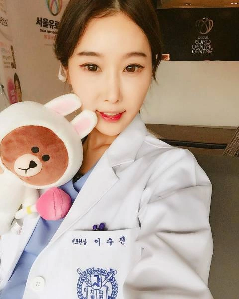 Вгадайте вік цієї дівчини (13 фото) – фото 3