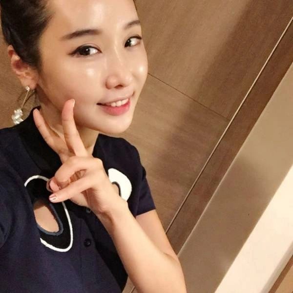 Вгадайте вік цієї дівчини (13 фото) – фото 6