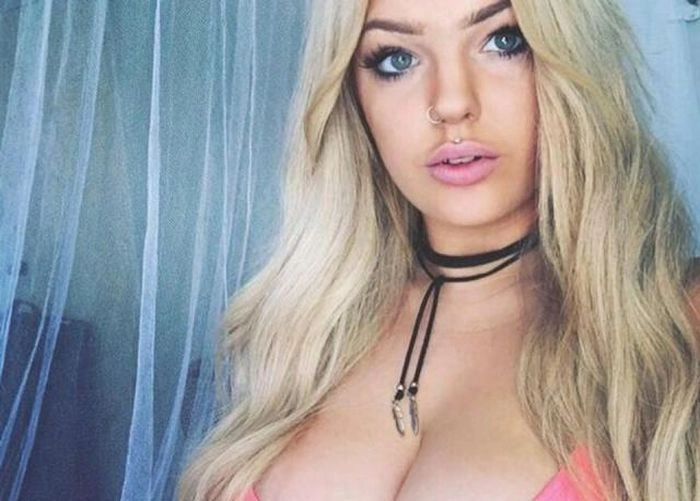 Мешканка Нової Зеландії виставила на продаж місце під татуювання на своєму тілі (3 фото) – фото 1