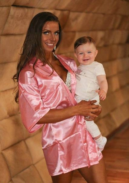 Дівчина перемогла на конкурсі фітнес-бікіні через 11 місяців після пологів (19 фото) – фото 3