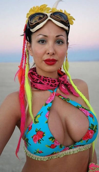 Дівчата з фестивалю Burning Man (50 фото) – фото 15