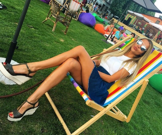 Добірка літніх дівчат у перший день осені (50 фото) – фото 20