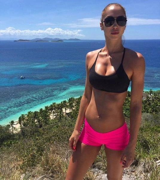 Австралійська фітнес-модель тренується на 8-му місяці вагітності (20 фото) – фото 14