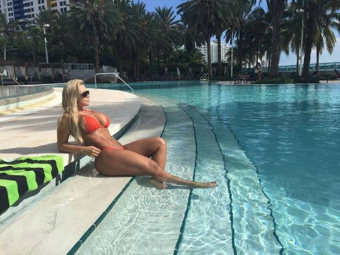 Бразильянка здобула фігуру своєї мрії всього за рік тренувань (26 фото) – фото 6