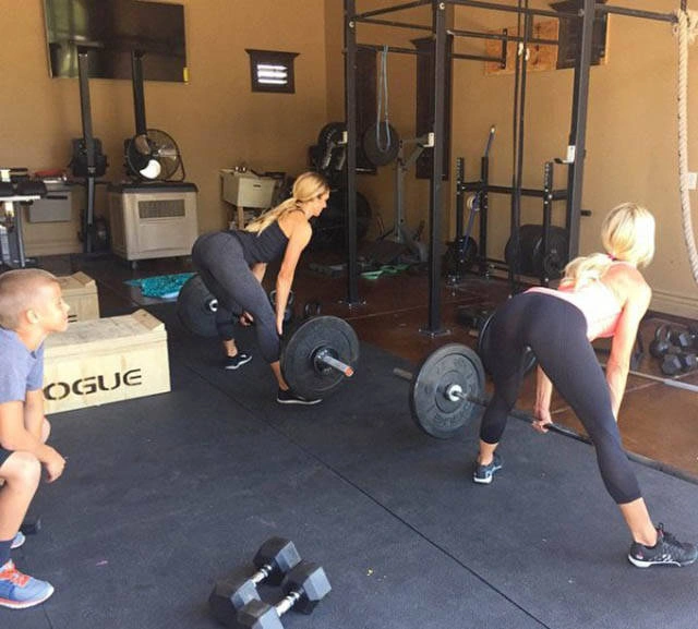 Спортивні дівчата в облягаючих штанях (51 фото) – фото 47