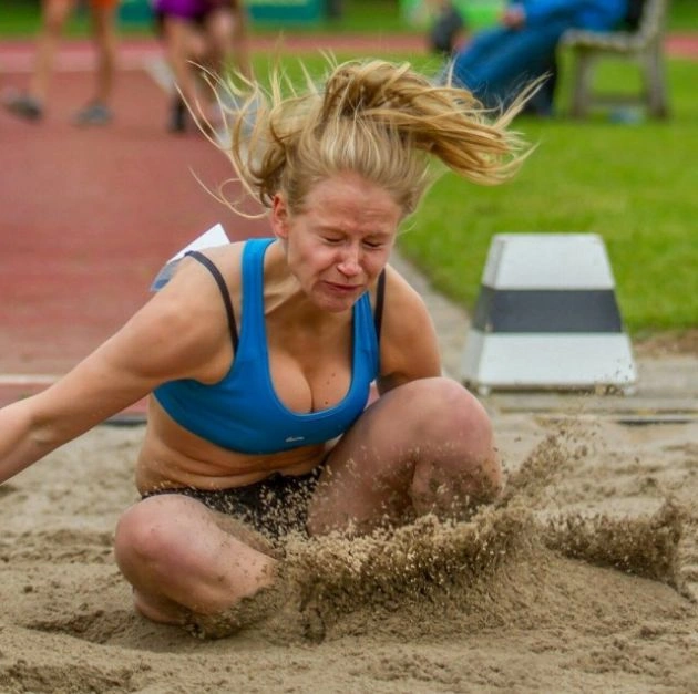 Цікаві та веселі фото з жіночих змагань (23 фото) – фото 2