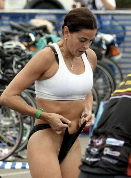 Цікаві та веселі фото з жіночих змагань (23 фото) – фото 16