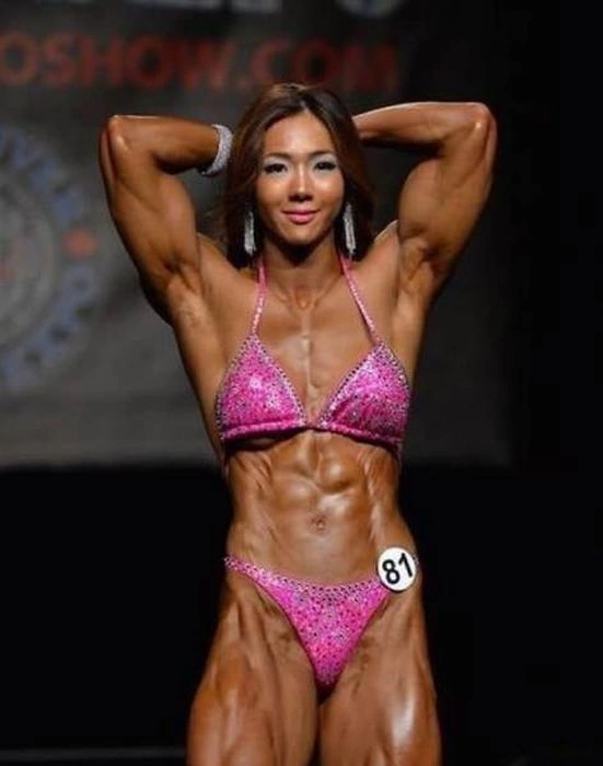 Прекрасна та витривала азіатка (8 фото) – фото 8