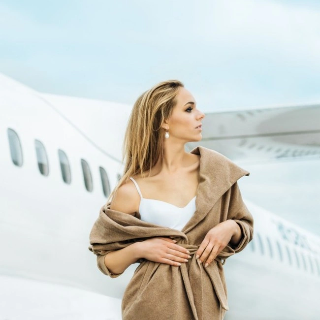 Латвійська авіакомпанія airBaltic представила календар на 2016 рік зі своїми стюардесами (12 фото) – фото 5