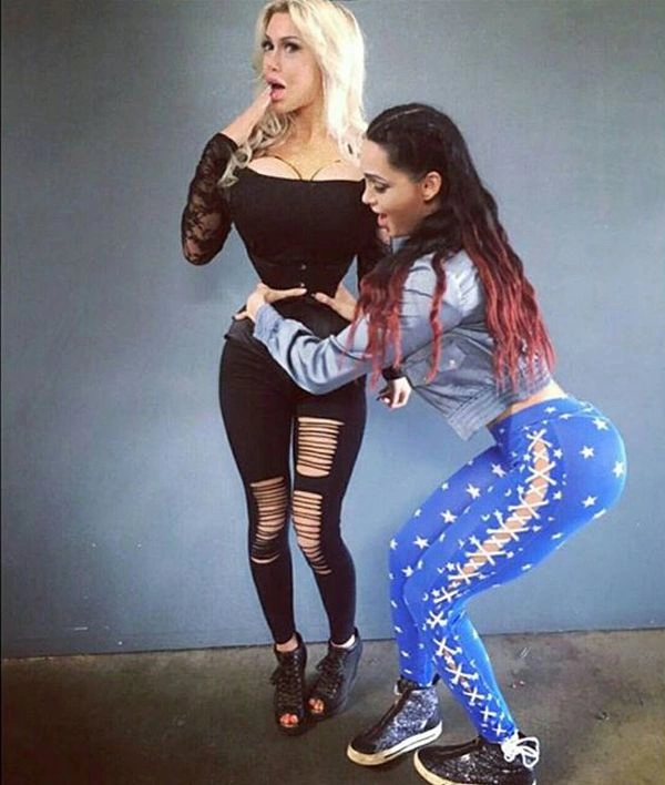 Шведка Пиксі Фокс видалила 6 ребер заради талії в 40 сантиметрів (9 фото + відео) – фото 8