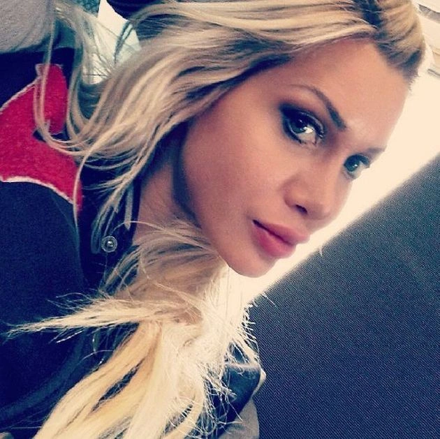 Шведка Пиксі Фокс видалила 6 ребер заради талії в 40 сантиметрів (9 фото + відео) – фото 9