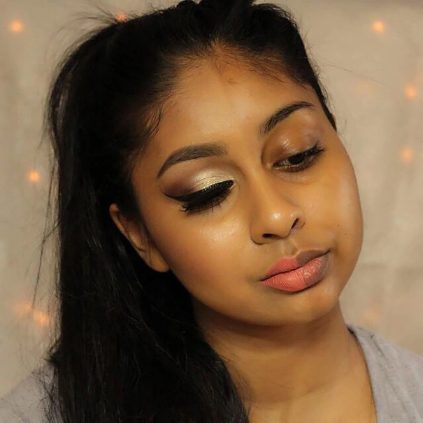 Флешмоб з напівнакрашеними жіночими обличчями набирає оберти (28 фото) – фото 7