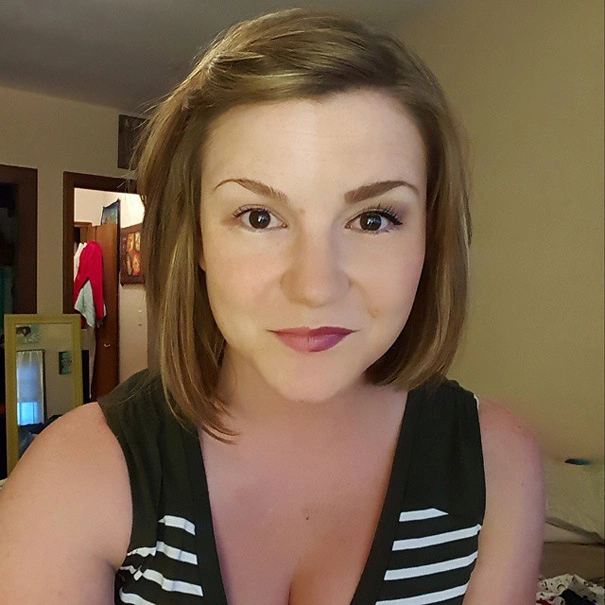 Флешмоб з напівнакрашеними жіночими обличчями набирає оберти (28 фото) – фото 14