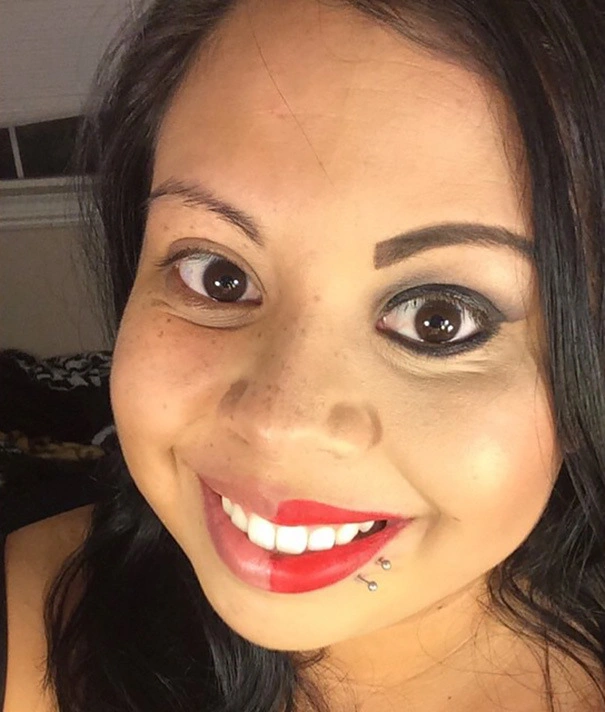 Флешмоб з напівнакрашеними жіночими обличчями набирає оберти (28 фото) – фото 20