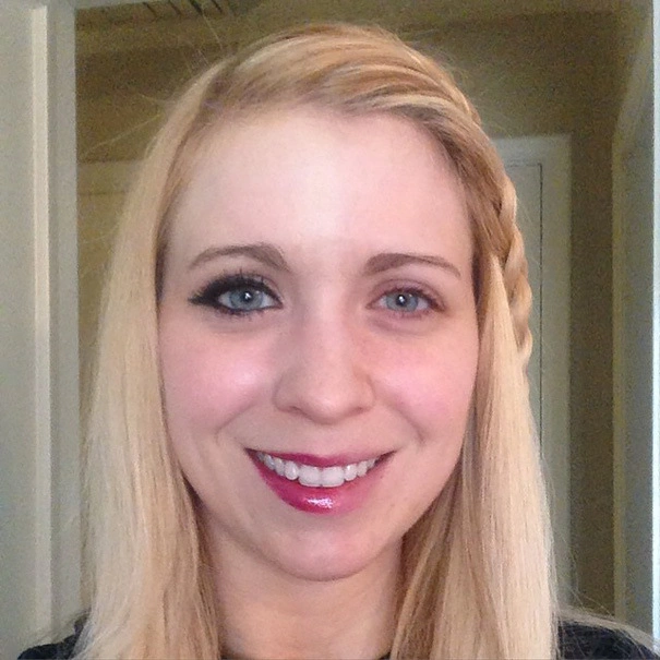 Флешмоб з напівнакрашеними жіночими обличчями набирає оберти (28 фото) – фото 24