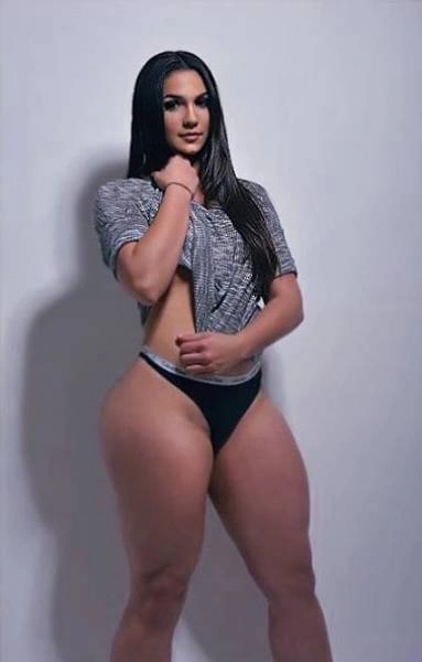 Наташа Енкінос - реальний прототип Чунь Лі з Street Fighter (21 фото) – фото 14